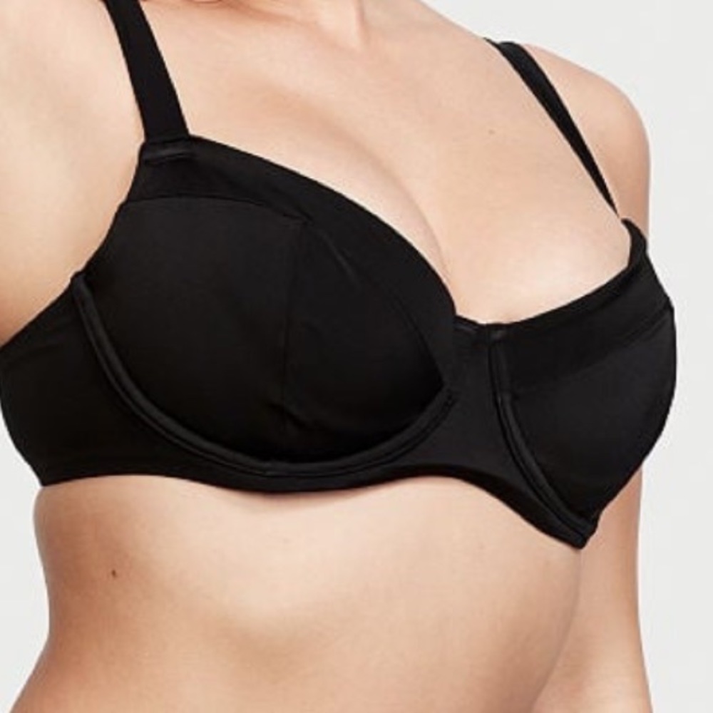 NWT Victoria's Secret Swim essential wicked bikini top black underwire 32DD sexy